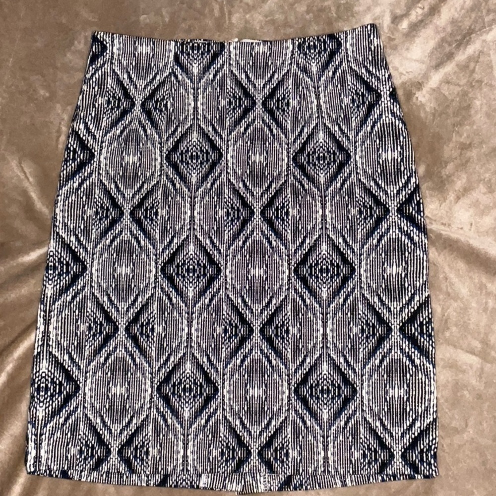 Black, White, and Blue Pencil Skirt by LYSSE - Size Medium